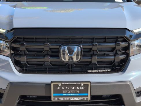 New 2026 Honda Ridgeline Black Edition image 9