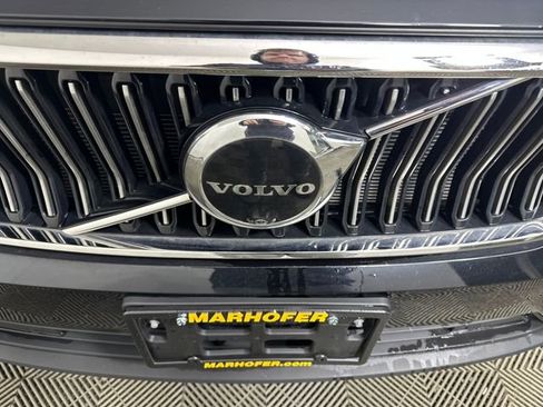 Used 2024 Volvo XC40 B5 Plus w/ Climate Package image 9