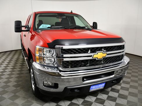 Used 2013 Chevrolet Silverado 2500 LT w/ Interior Plus Package AWD/4WD image 3