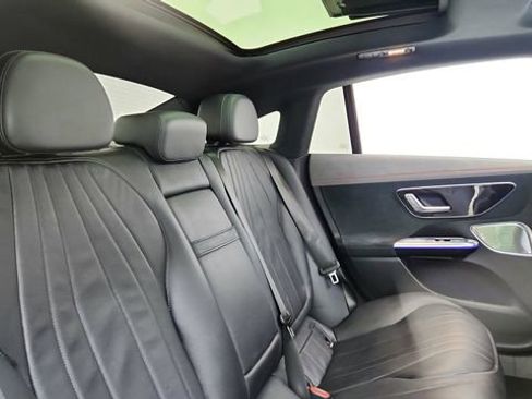 Used 2023 Mercedes-Benz EQE 500 500 Sedan image 26