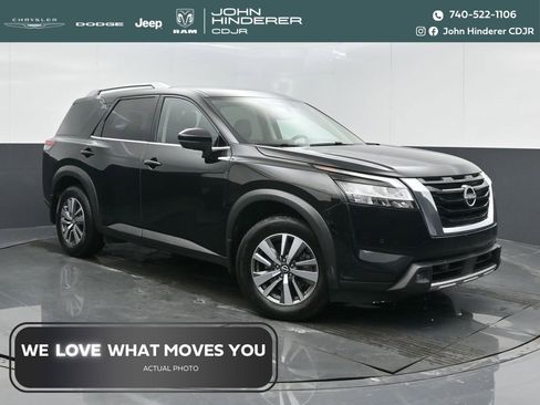 Used 2022 Nissan Pathfinder SL image 1