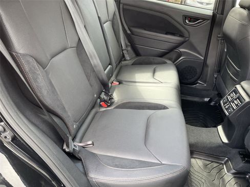 Used 2025 Subaru Forester Touring AWD/4WD image 17