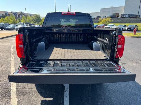 Used 2022 Chevrolet Colorado W/T w/ Custom Special Edition RWD image 6