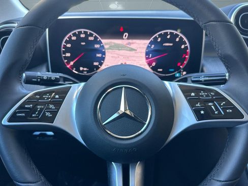 Used 2024 Mercedes-Benz GLC 300 4MATIC image 16