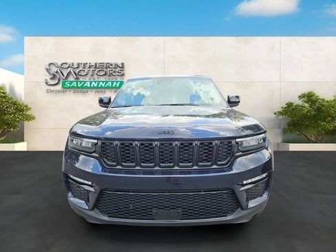 Used 2024 Jeep Grand Cherokee Limited w/ Black Appearance Package AWD/4WD image 8