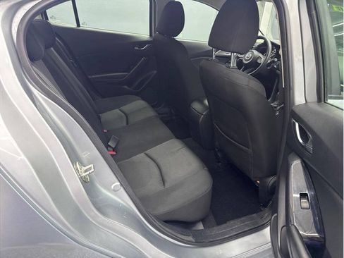 Used 2018 MAZDA MAZDA3 Sport FWD image 16