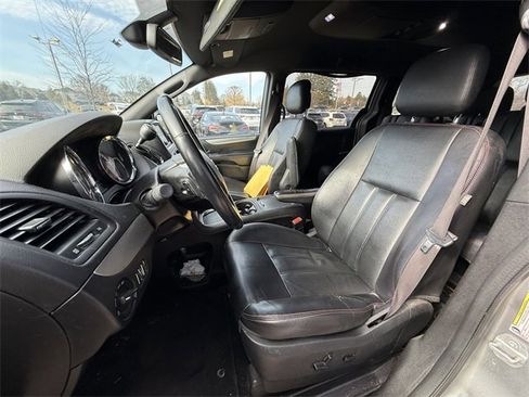 Used 2019 Dodge Grand Caravan GT image 5