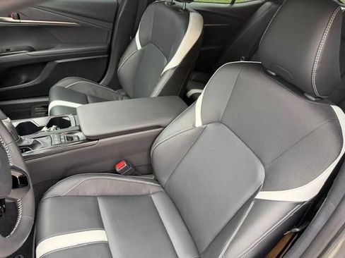 Used 2025 Toyota Camry SE w/ Multimedia Upgrade Package AWD/4WD image 9
