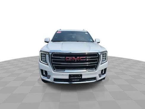 Used 2021 GMC Yukon XL SLT w/ Rear Media and Nav Package AWD/4WD image 3