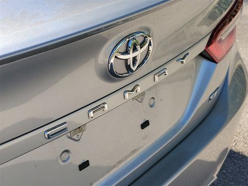 Used 2023 Toyota Camry SE image 6