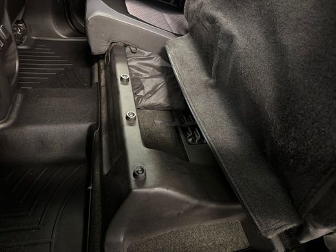 Used 2015 Chevrolet Colorado Z71 AWD/4WD image 30
