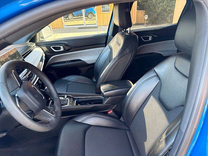 Used 2024 Jeep Compass Latitude AWD/4WD image 10