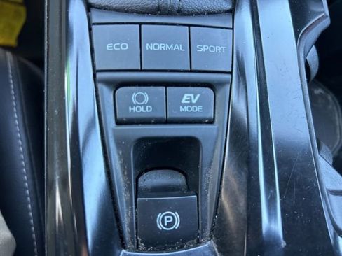 Used 2025 Toyota Camry SE image 16