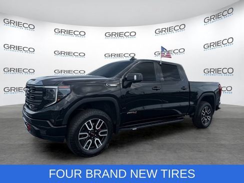 Used 2023 GMC Sierra 1500 AT4 w/ AT4 Preferred Package AWD/4WD image 3