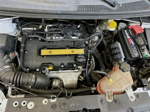 Used 2015 Chevrolet Sonic LTZ image 33