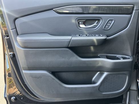 Used 2025 Honda Pilot Elite image 14