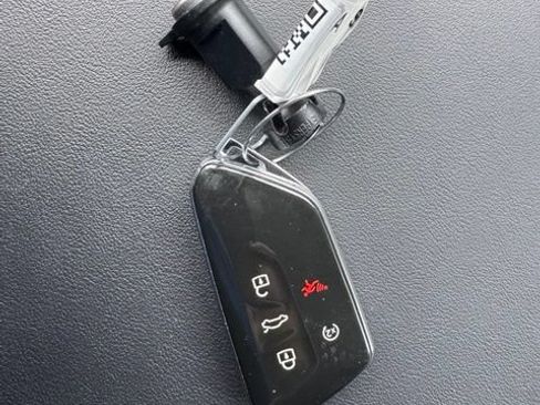 Used 2024 Volkswagen Atlas SE FWD image 25