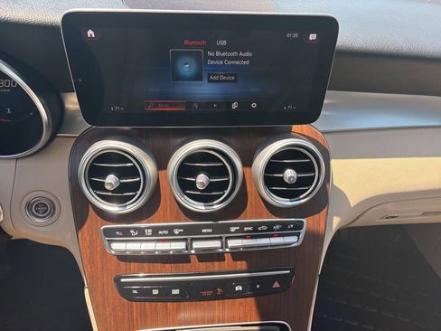 Used 2022 Mercedes-Benz GLC 300 4MATIC image 18