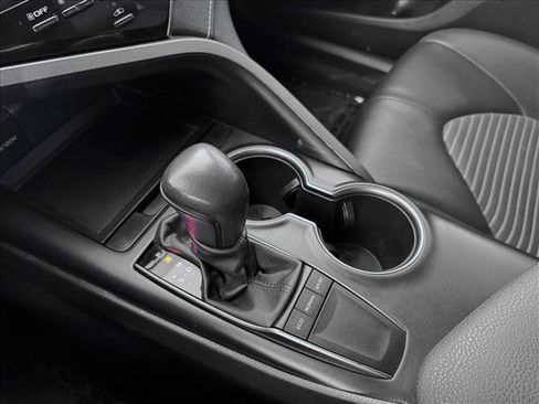 Used 2024 Toyota Camry SE image 16