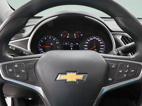 Used 2022 Chevrolet Malibu LT image 12