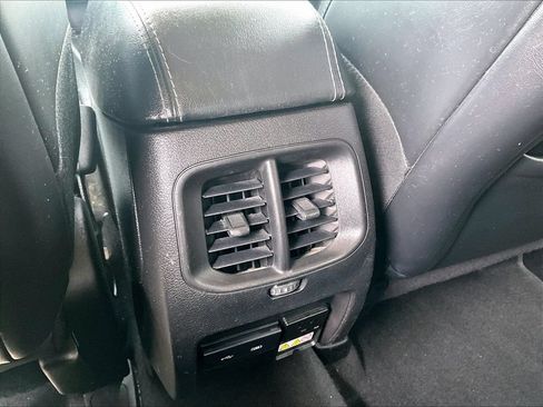 Used 2019 Jeep Cherokee Limited AWD/4WD image 12