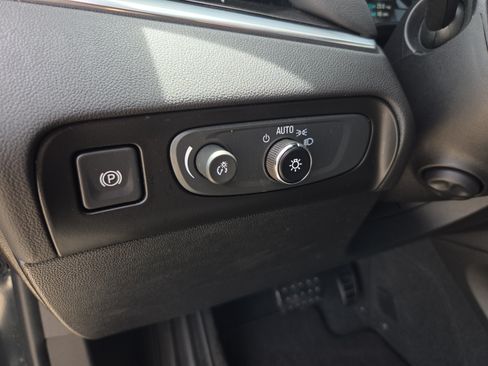Used 2019 Buick Enclave Avenir w/ Avenir Technology Package FWD image 18