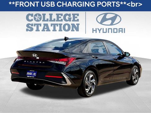 Used 2025 Hyundai Elantra Sport image 10
