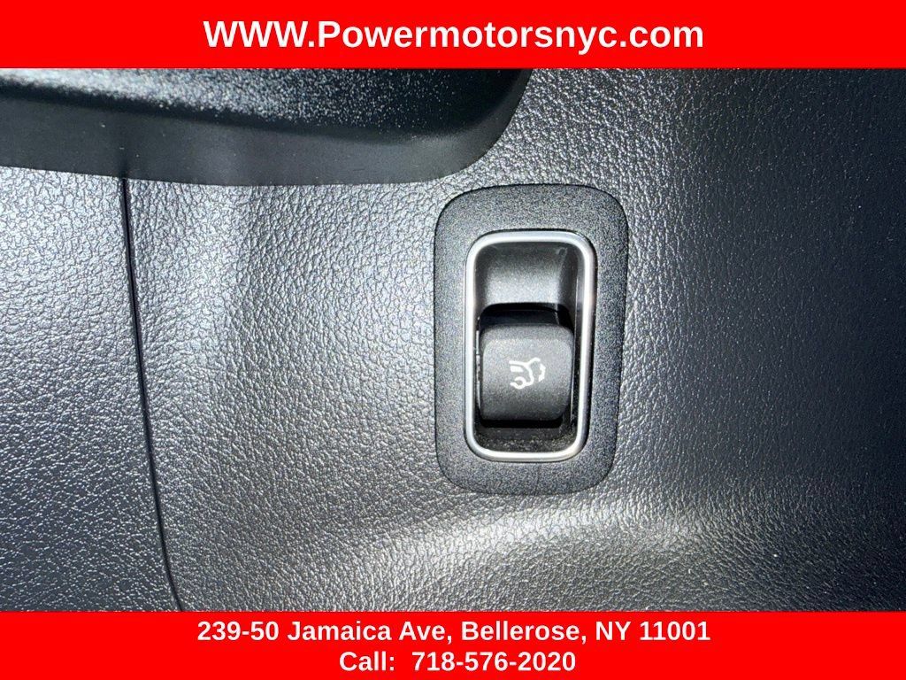 Used 2021 Mercedes-Benz GLA 250 4MATIC w/ Premium Package image 37