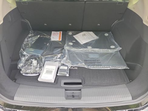 New 2026 Nissan Rogue Platinum AWD/4WD image 10