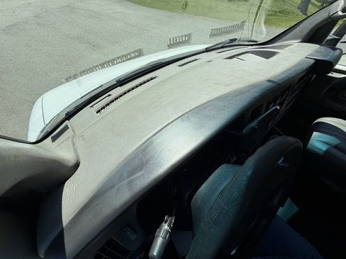 Used 2011 Chevrolet Express 3500 RWD image 53