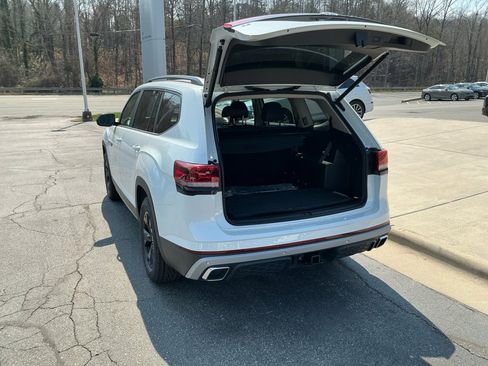 New 2026 Volkswagen Atlas Peak Edition image 14