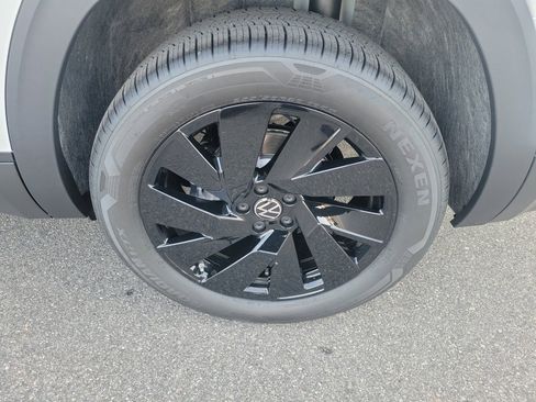 New 2026 Volkswagen Atlas SE FWD image 27
