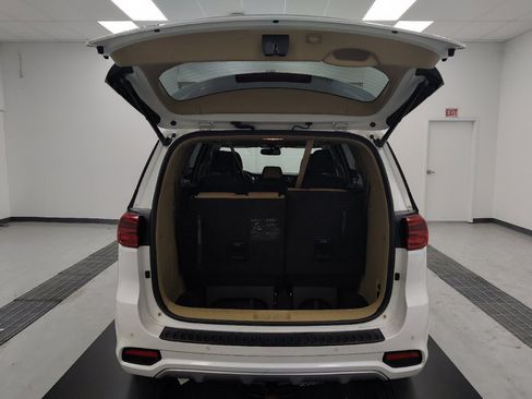 Used 2019 Kia Sedona SX FWD image 29