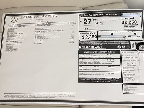 Used 2025 Mercedes-Benz GLB 250 4MATIC image 31