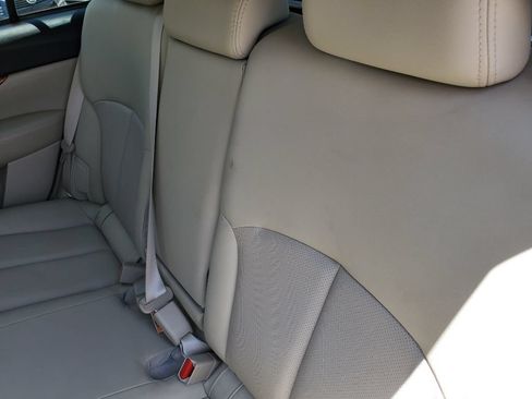 Used 2012 Subaru Outback 2.5i Limited w/ Moonroof Pkg AWD/4WD image 30
