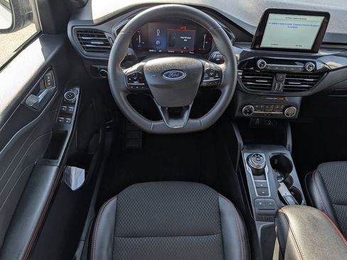 Used 2025 Ford Escape ST-Line FWD image 12