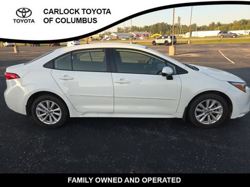 Used 2025 Toyota Corolla LE w/ LE Premium Package FWD image 7