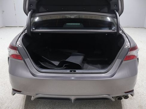 Used 2022 Toyota Camry SE w/ Convenience Package FWD image 19