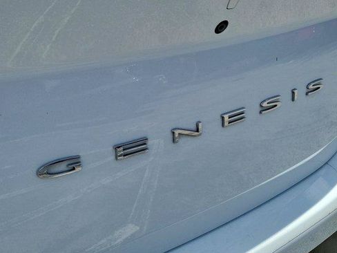 Used 2023 Genesis G70 2.0T RWD image 9