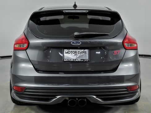 Used 2018 Ford Focus ST image 11