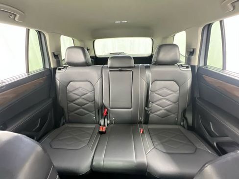 Used 2025 Volkswagen Atlas SE image 28