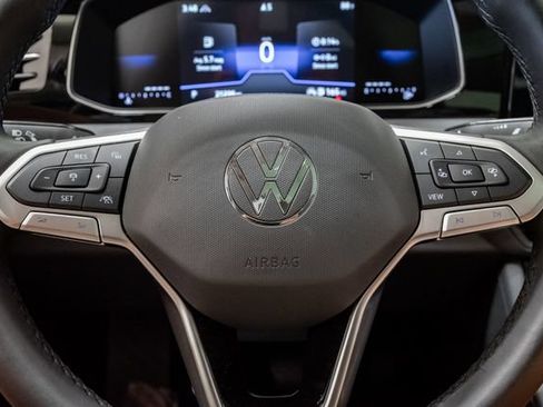 Used 2025 Volkswagen Jetta SE FWD image 13