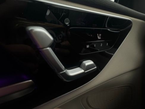 Used 2025 Mercedes-Benz GLC 300 4MATIC image 6