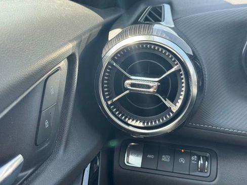 Used 2025 Chevrolet Equinox LT w/ Safety and Technology Package AWD/4WD image 32
