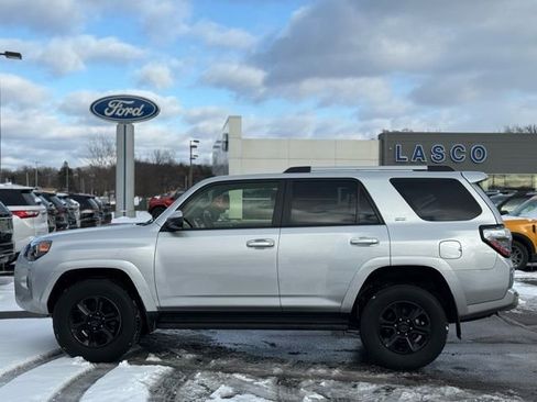 Used 2024 Toyota 4Runner SR5 image 42