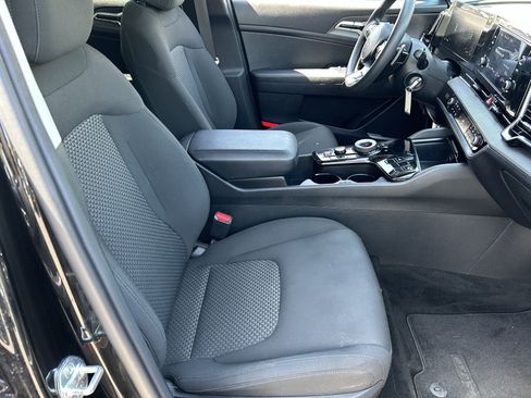 Used 2023 Kia Sportage LX AWD/4WD image 9