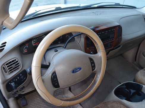 Used 2003 Ford F150 Lariat image 19