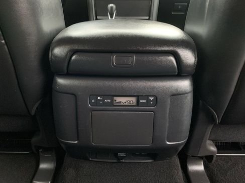 Used 2023 Nissan Armada SV image 33