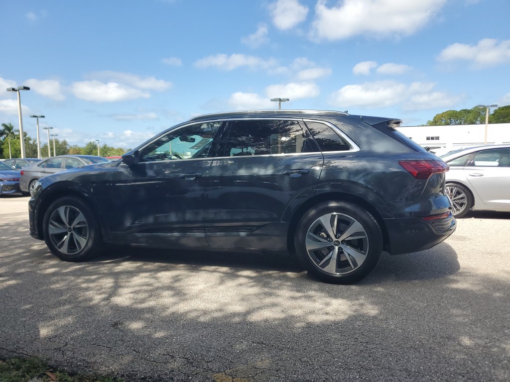 Certified 2024 Audi Q8 e-tron Premium Plus w/ Premium Plus Package AWD/4WD image 8