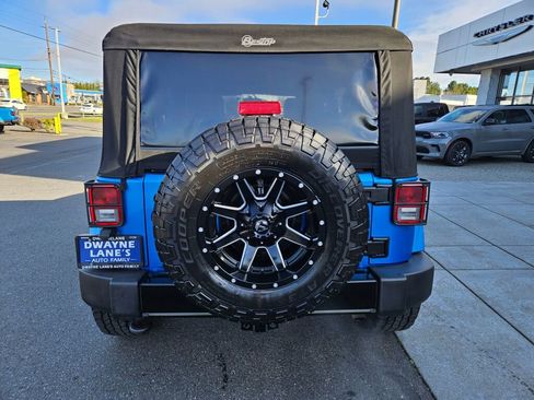 Used 2015 Jeep Wrangler Unlimited Sahara image 4